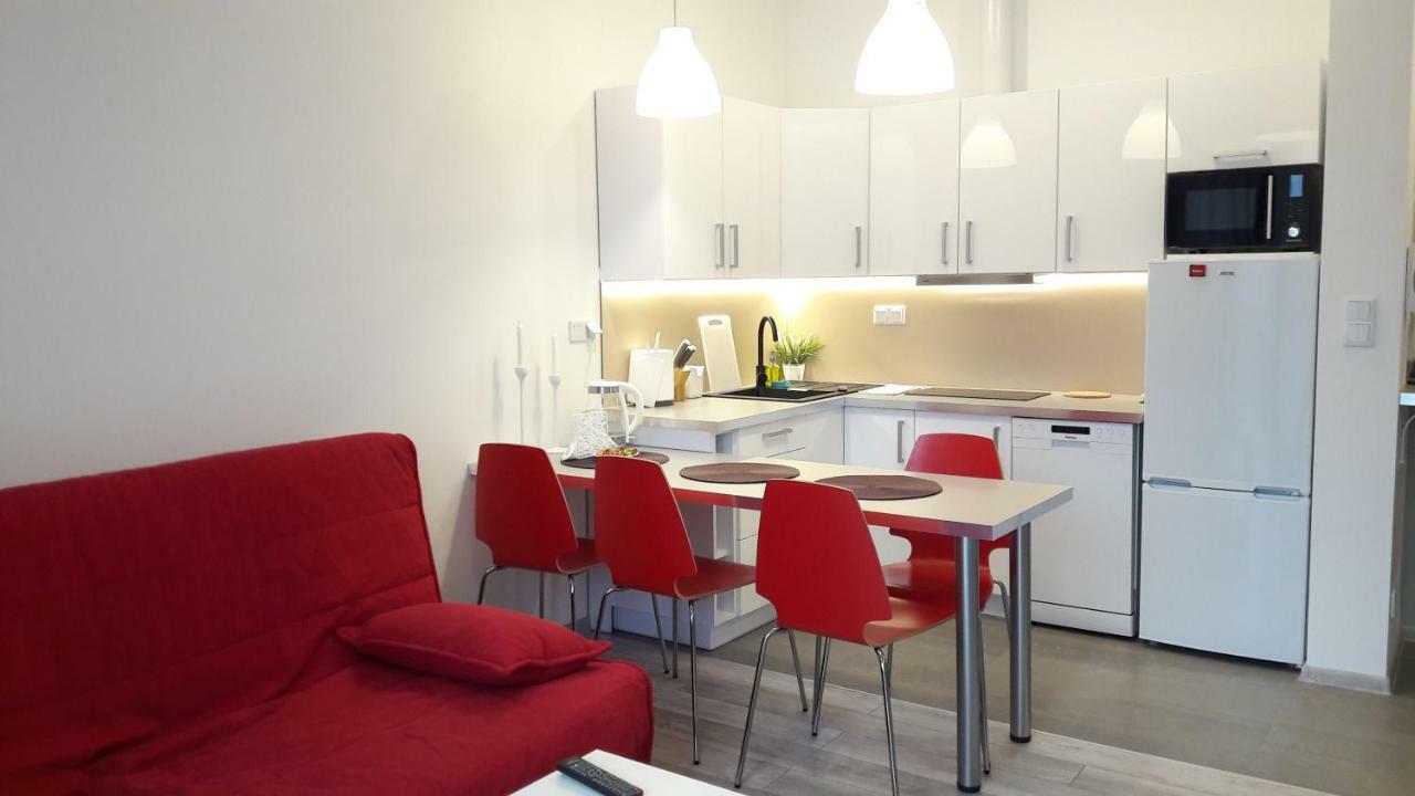 Newburg Apartments Wolska Варшава Экстерьер фото